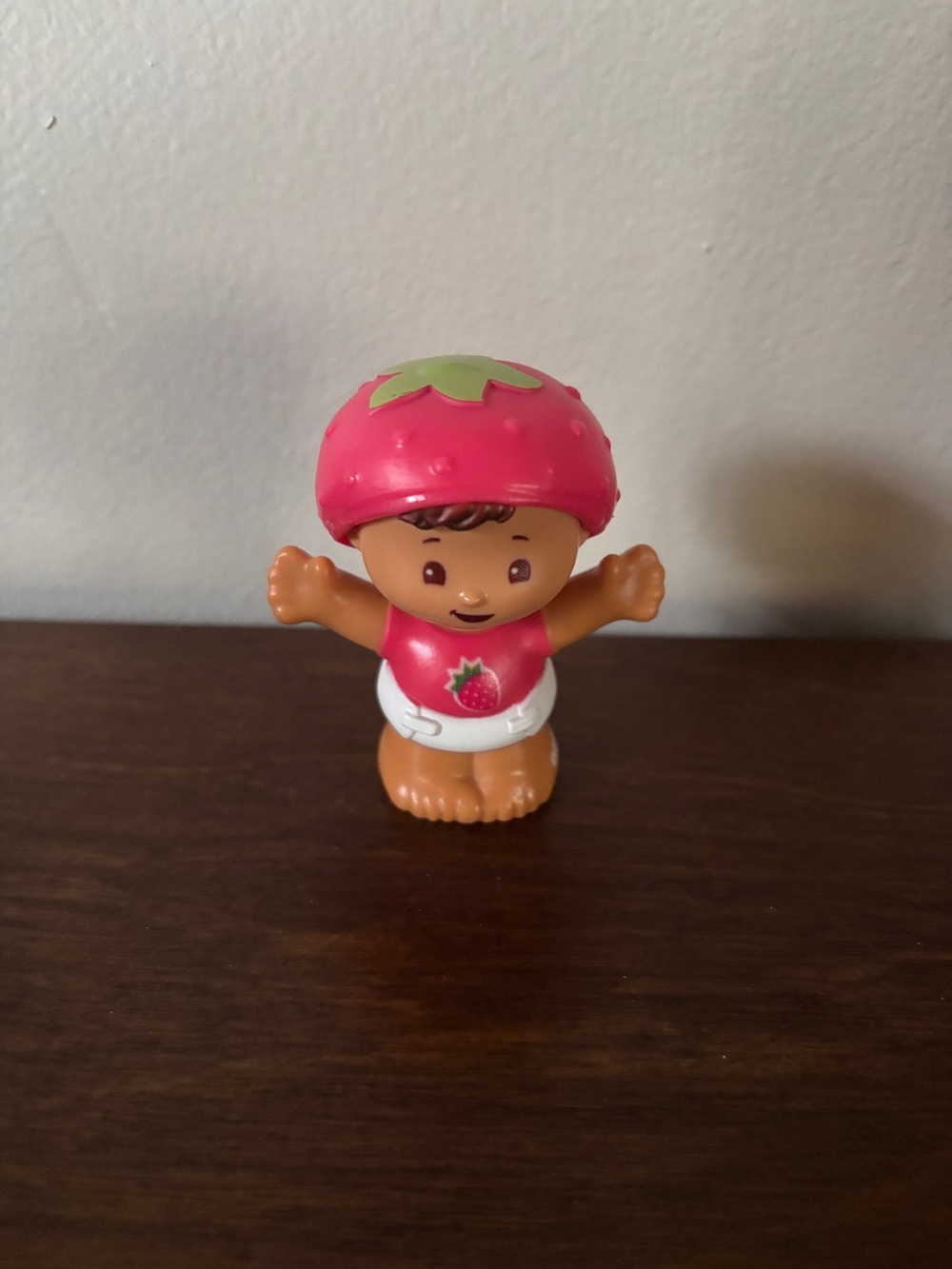 Little People Strawberry Baby Girl Brown Hair From 2018 Snack & Snooze Playset